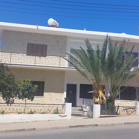 Secret Garden No:01 Bed & Breakfast Famagusta  Bagian luar foto
